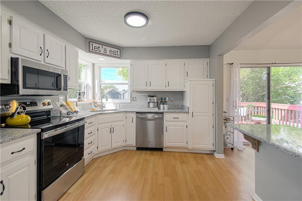 18412 W 163RD Street — photo 11