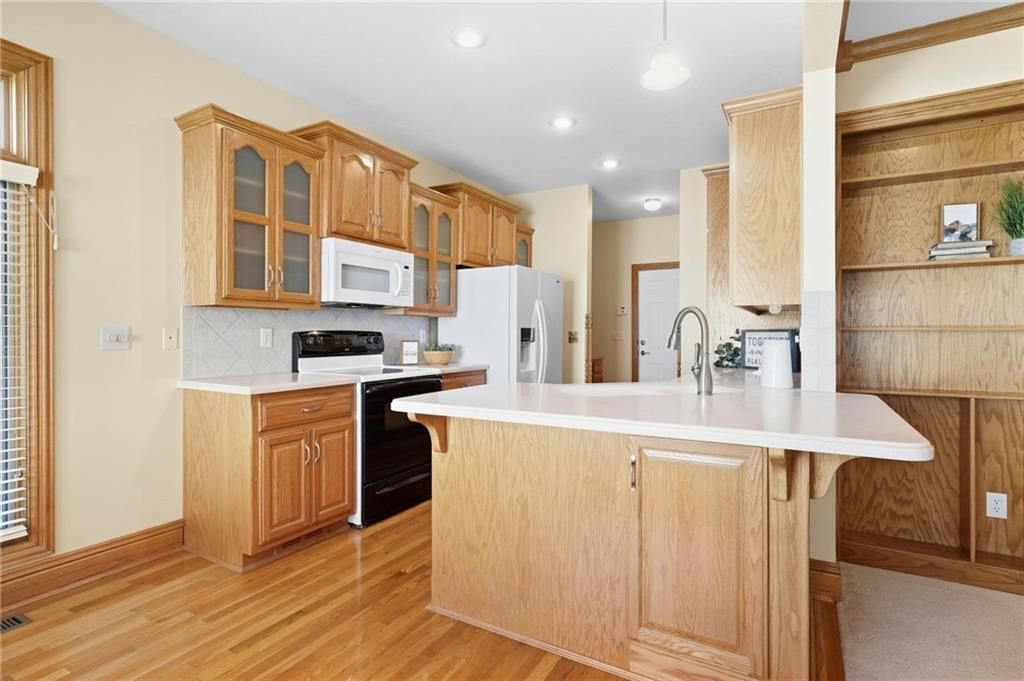 Photo 5 of 29 - 11404 Trevor Drive, Peculiar, MO 64078