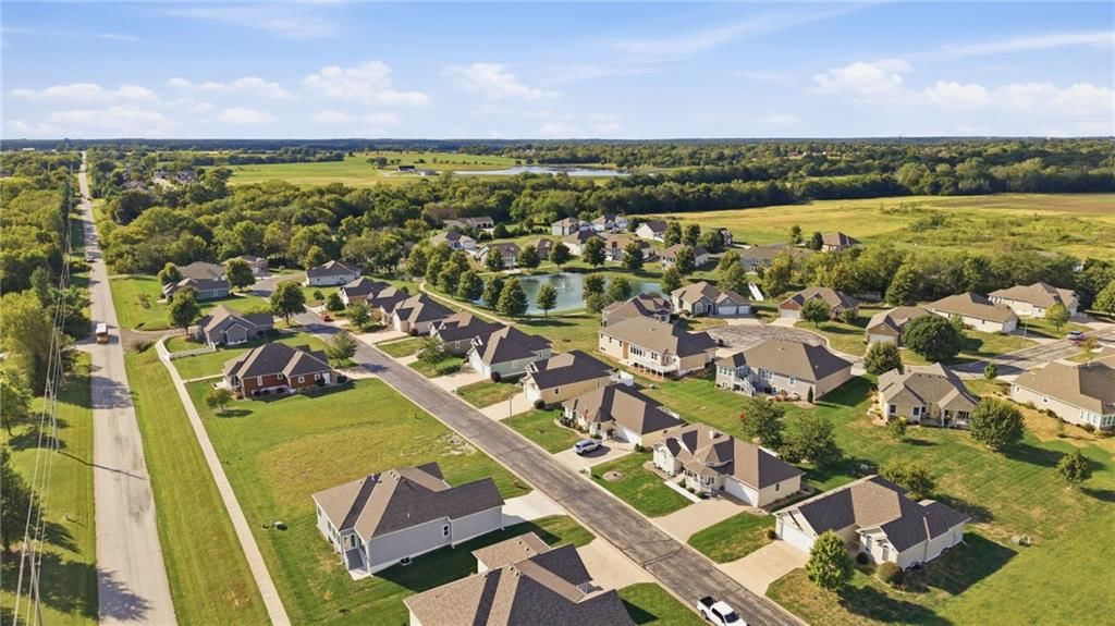 Photo 25 of 29 - 11404 Trevor Drive, Peculiar, MO 64078