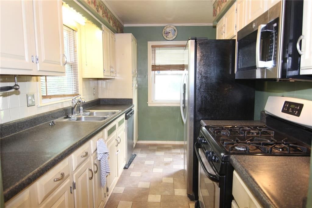 7700 Blue Ridge Boulevard — photo 16