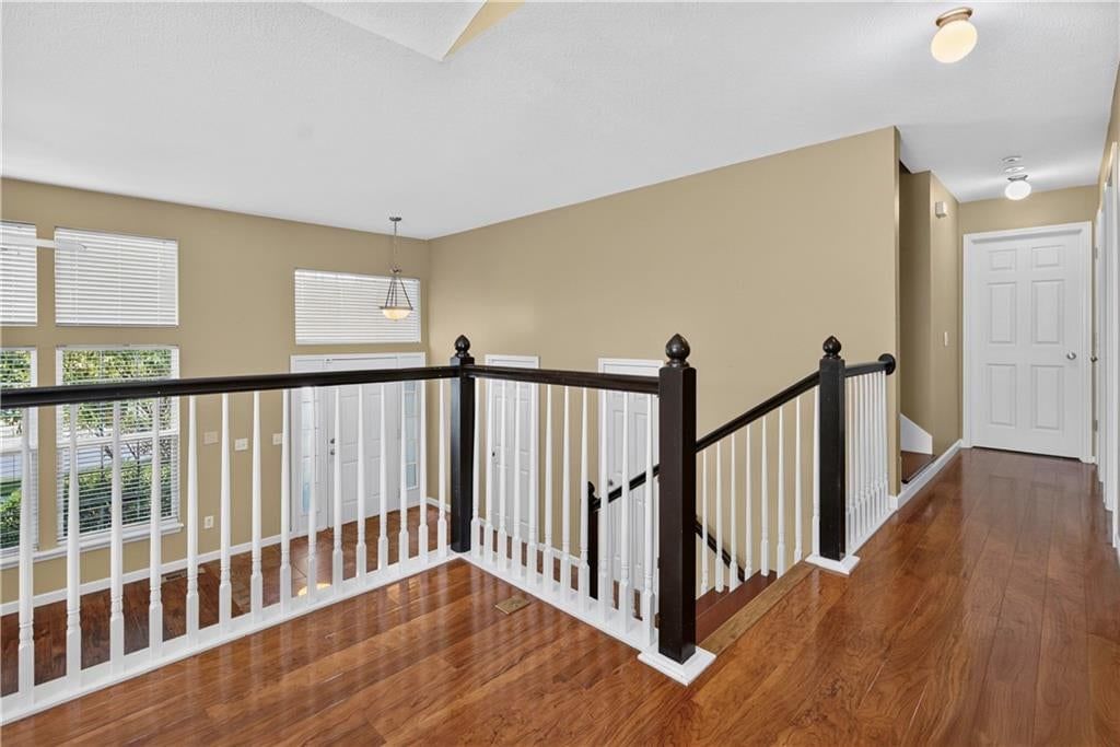 1433 Glen Drive — photo 9
