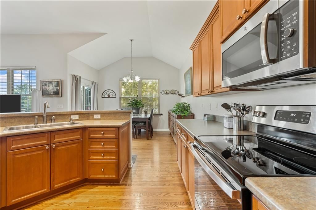 7631 W 158th Terrace — photo 9