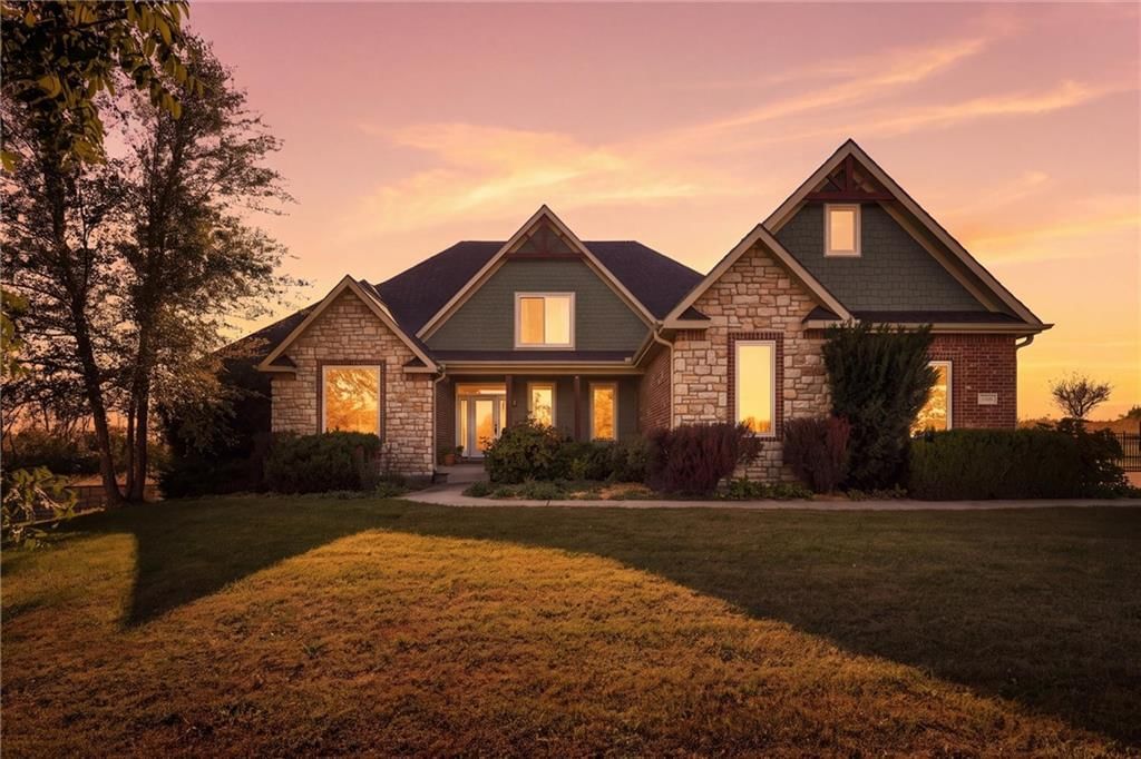 22205 143rd Parkway, Basehor, KS: listing photo 2