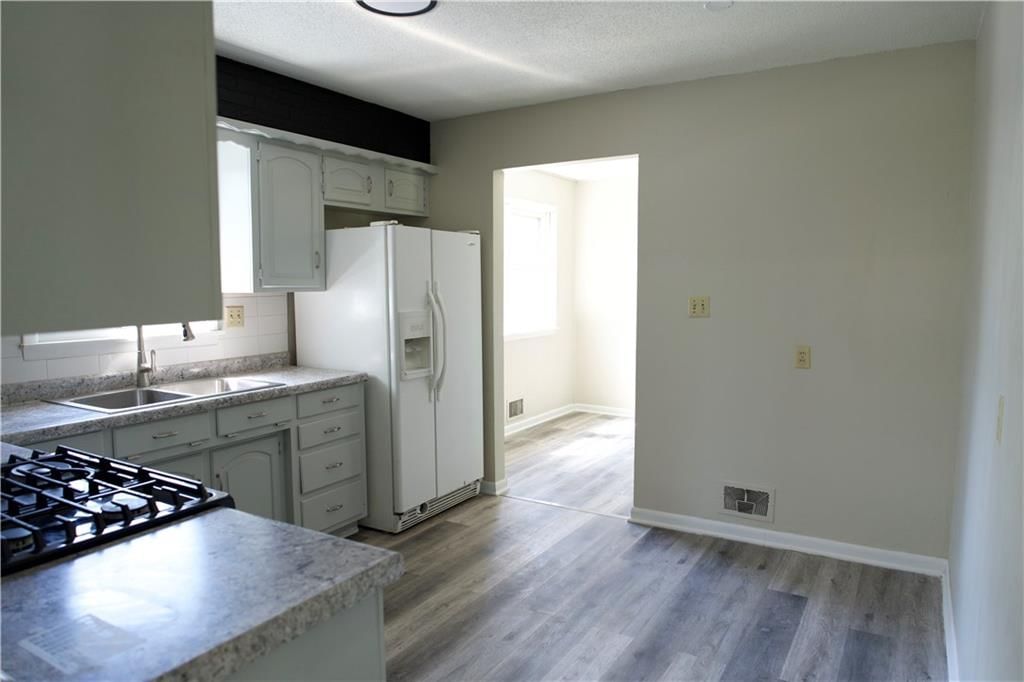7401 Greeley Avenue — photo 10