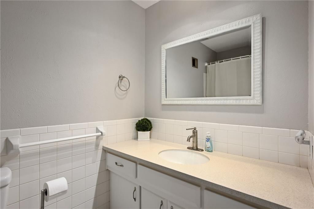 6115 Larson Avenue — photo 16