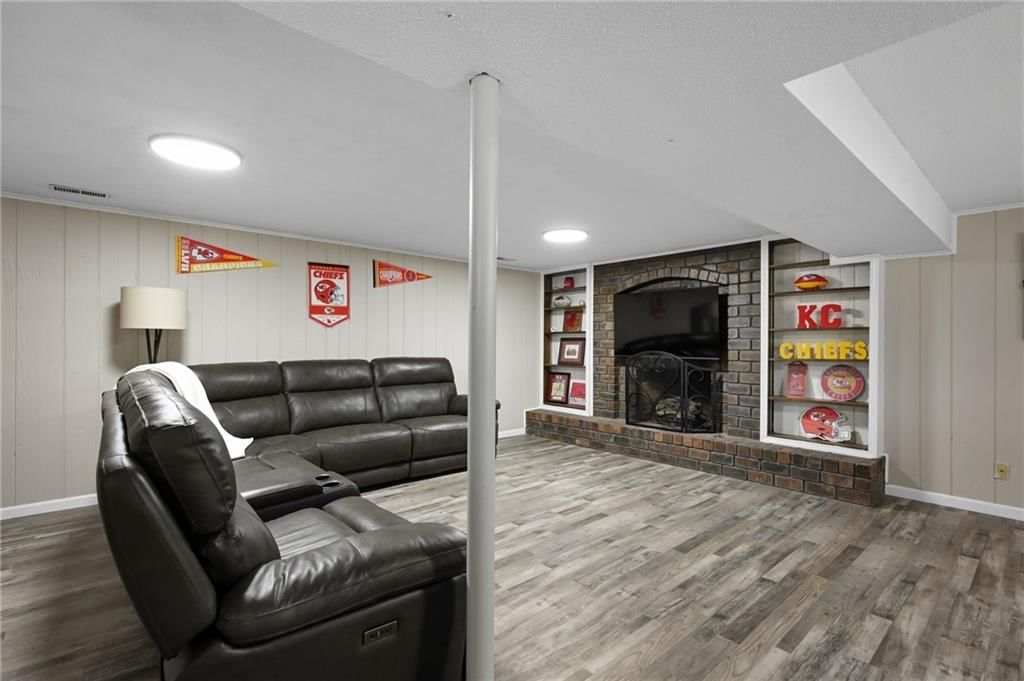 6115 Larson Avenue — photo 18