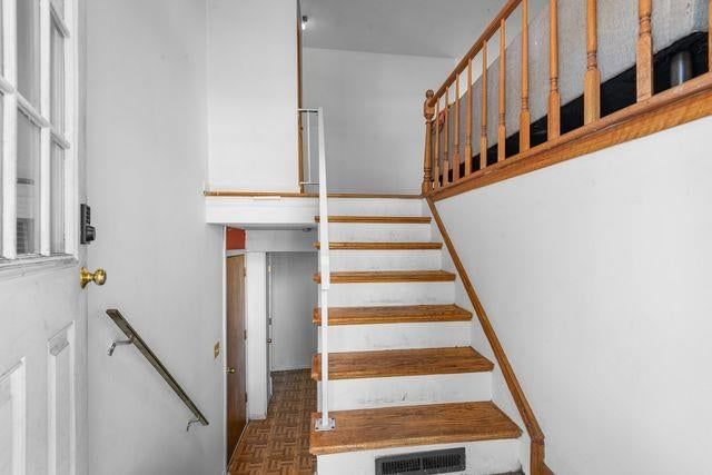 9930 England Drive — photo 3