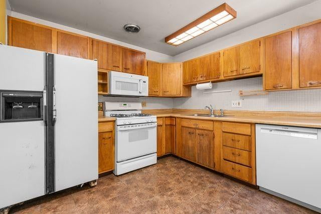 9930 England Drive — photo 9