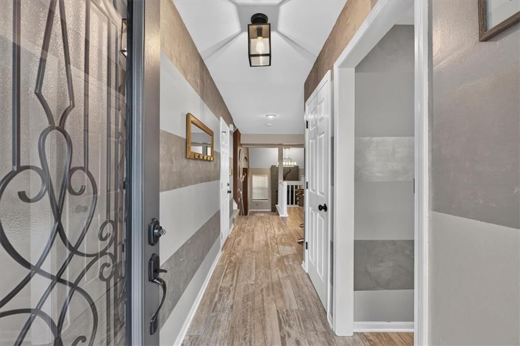 253 NE Edgewater Drive — photo 5