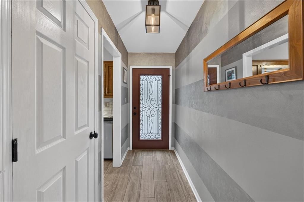 253 NE Edgewater Drive — photo 6