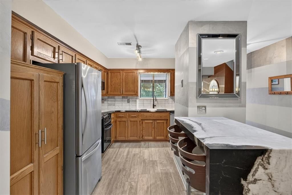 253 NE Edgewater Drive — photo 7