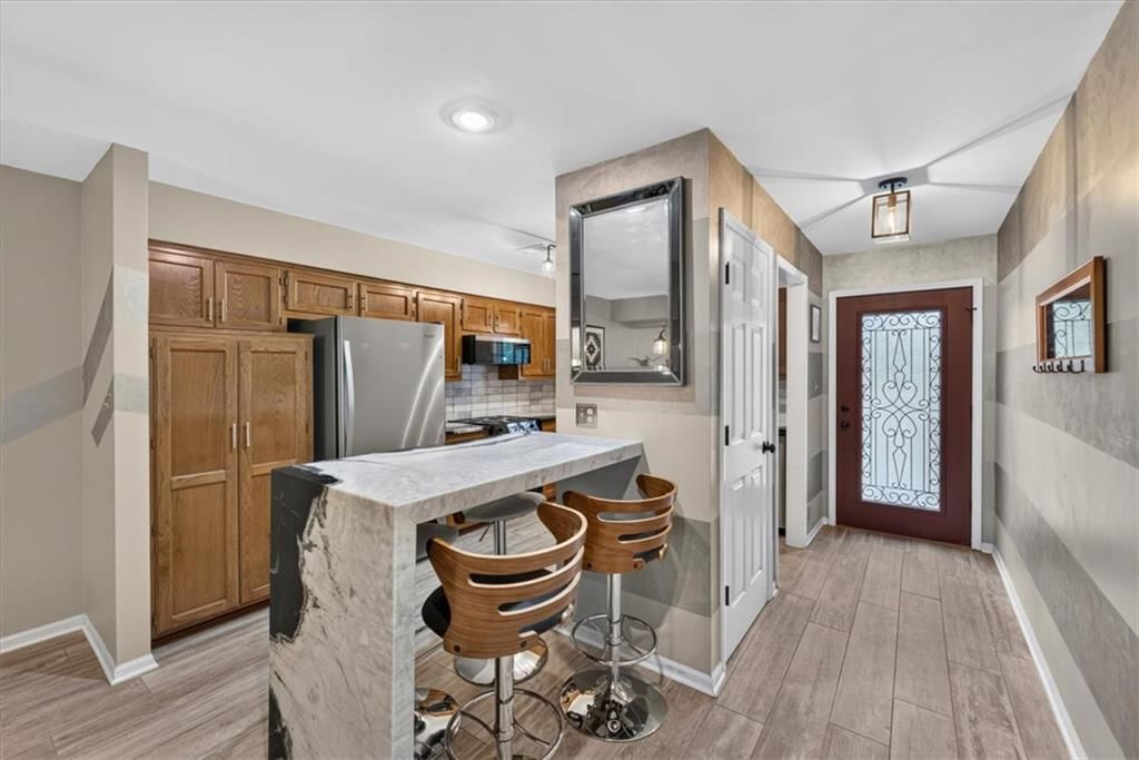 253 NE Edgewater Drive — photo 8