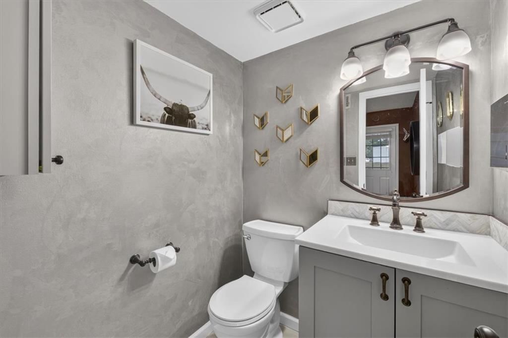 253 NE Edgewater Drive — photo 24