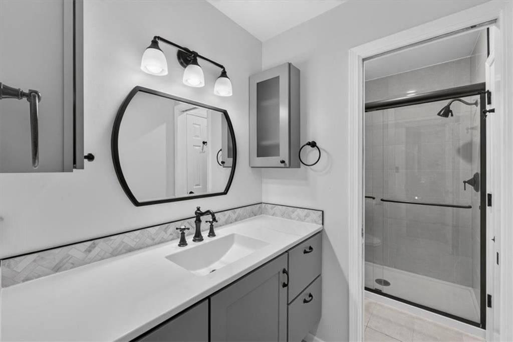 253 NE Edgewater Drive — photo 31