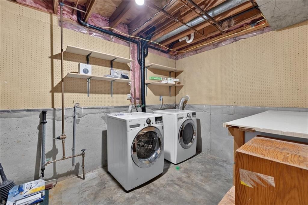 253 NE Edgewater Drive — photo 37