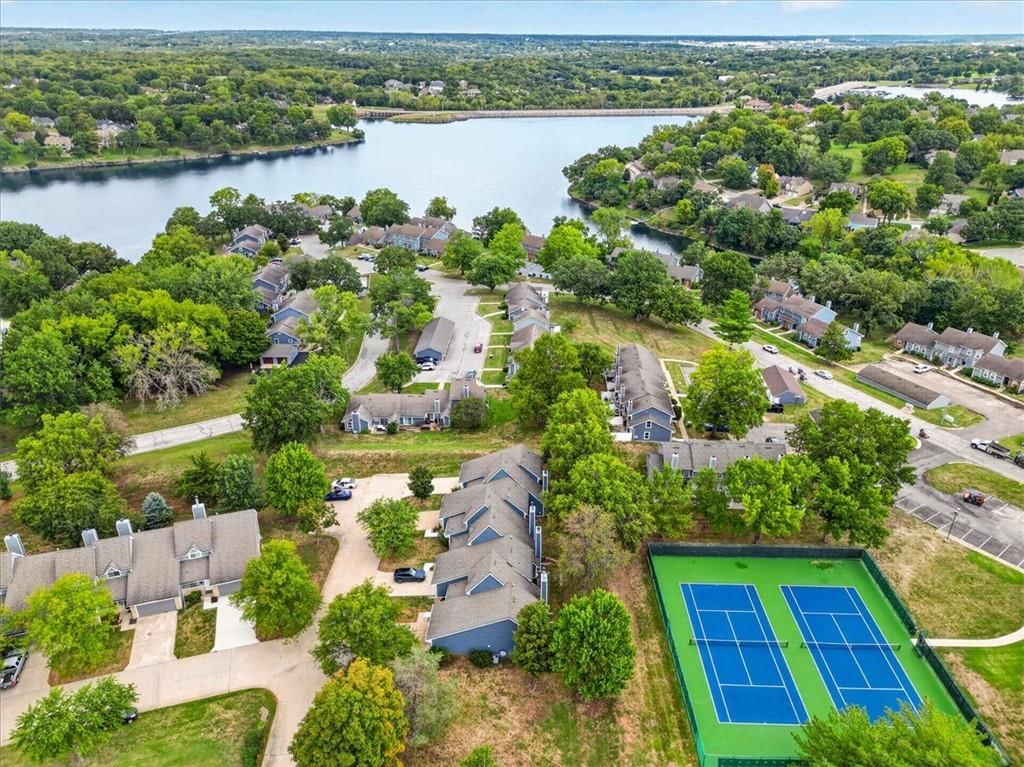253 NE Edgewater Drive — photo 46