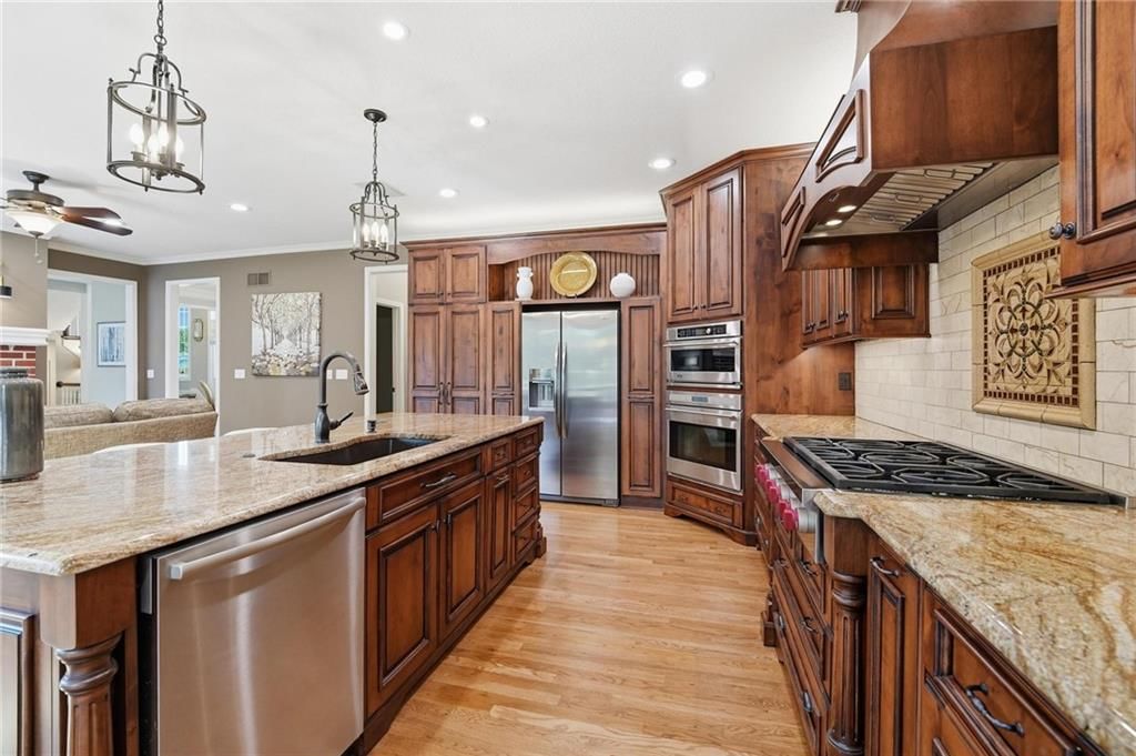 15231 Woodson Lane — photo 8