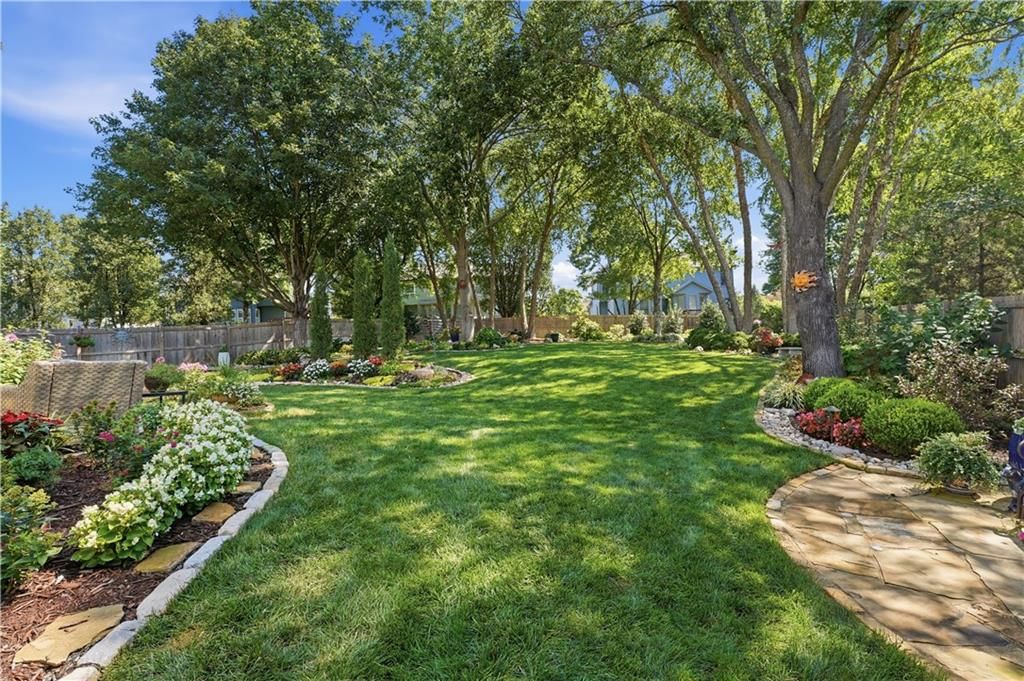 15231 Woodson Lane — photo 32