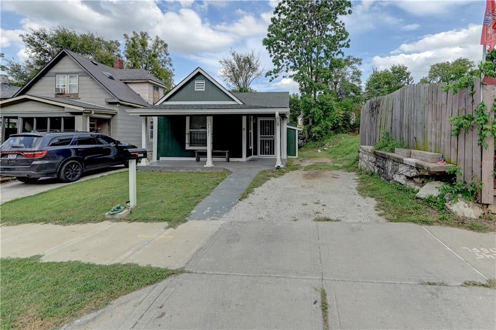 2021 Elmwood Avenue — photo 23