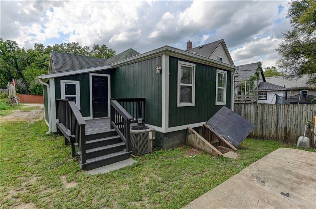 2021 Elmwood Avenue — photo 28