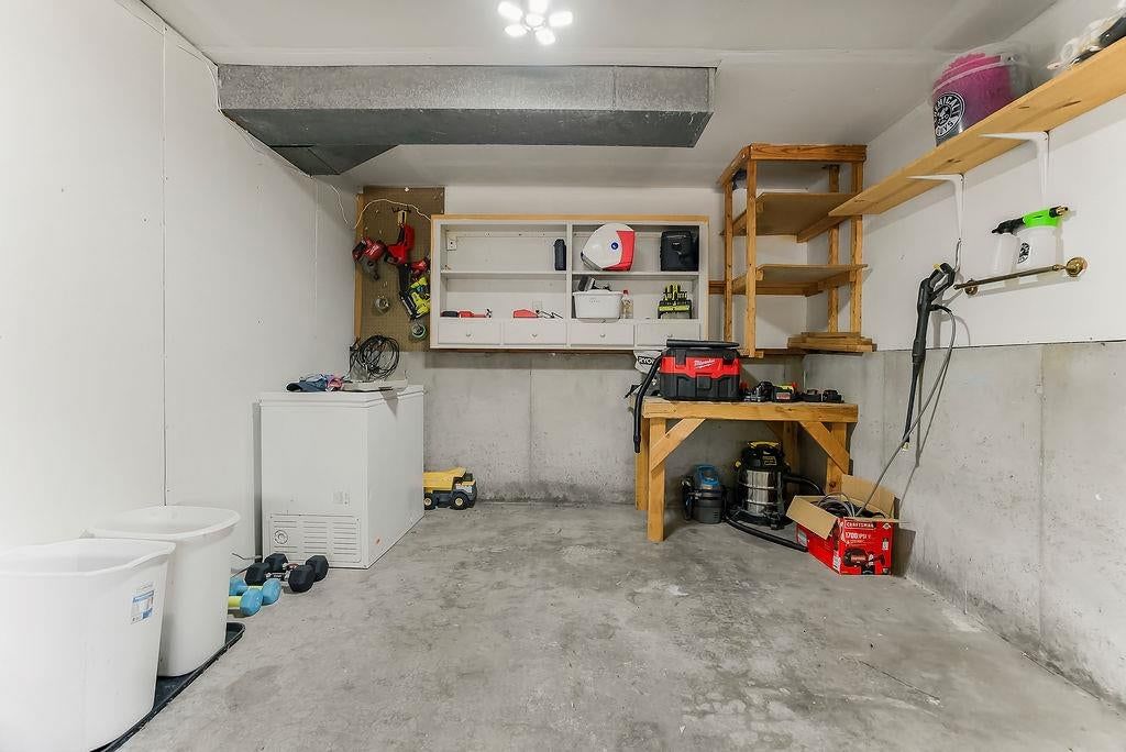 402 N Harrison Street — photo 26