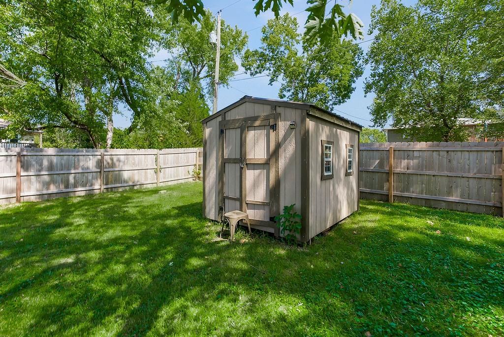 402 N Harrison Street — photo 30