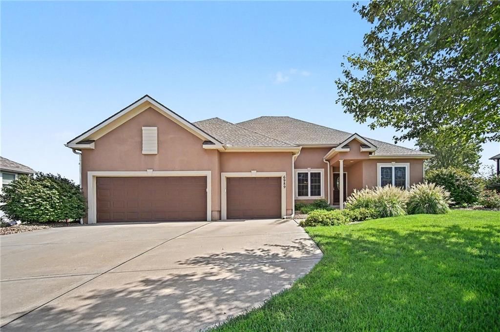 6989 141st Street, Basehor, KS