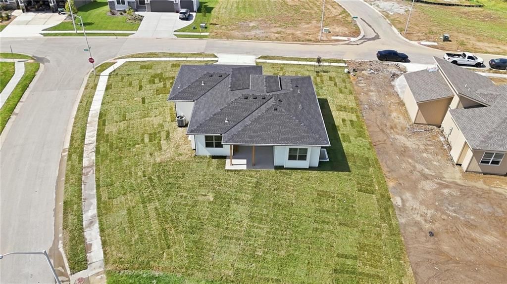 9001 N Clarion Avenue — photo 8
