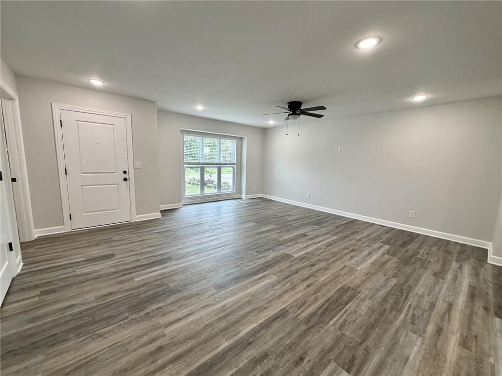 908 Coventry Court — photo 18