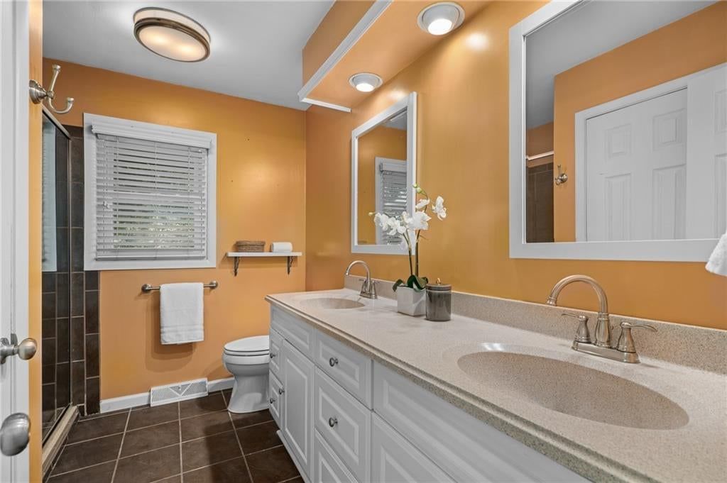 8505 Ward Parkway — photo 25