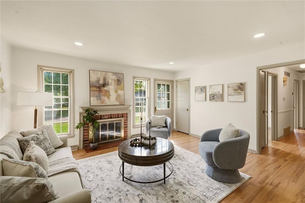 9708 England Drive — photo 5
