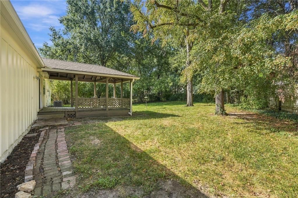 9708 England Drive — photo 35