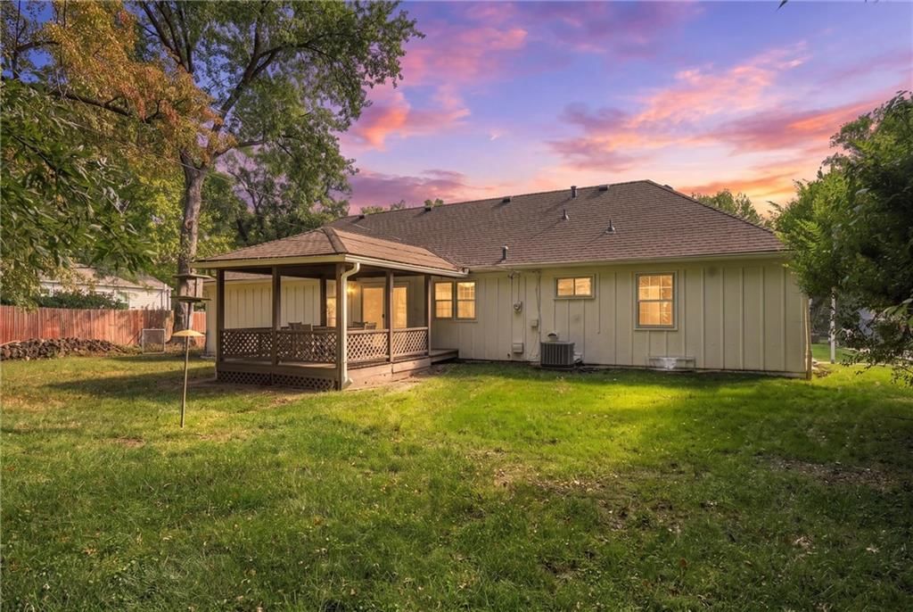 9708 England Drive — photo 38