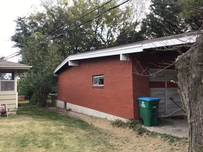 Photo 5 of 21 - 5323 Edgewood Circle, Houston Lake, MO 64151