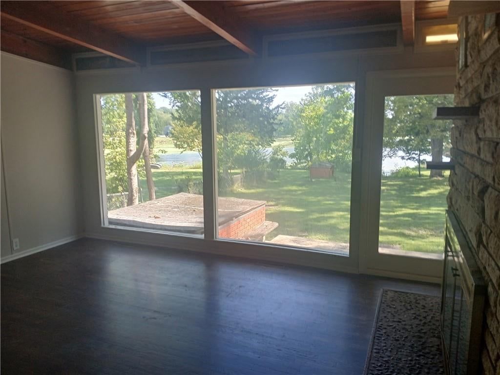 Photo 7 of 21 - 5323 Edgewood Circle, Houston Lake, MO 64151