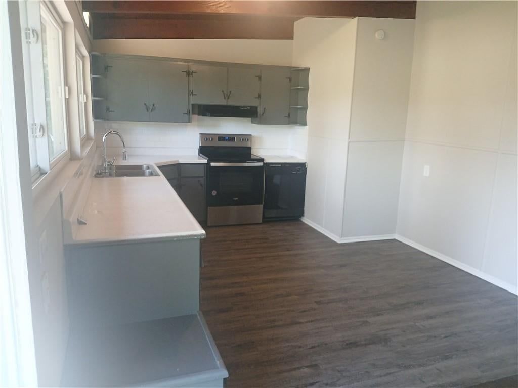 Photo 8 of 21 - 5323 Edgewood Circle, Houston Lake, MO 64151