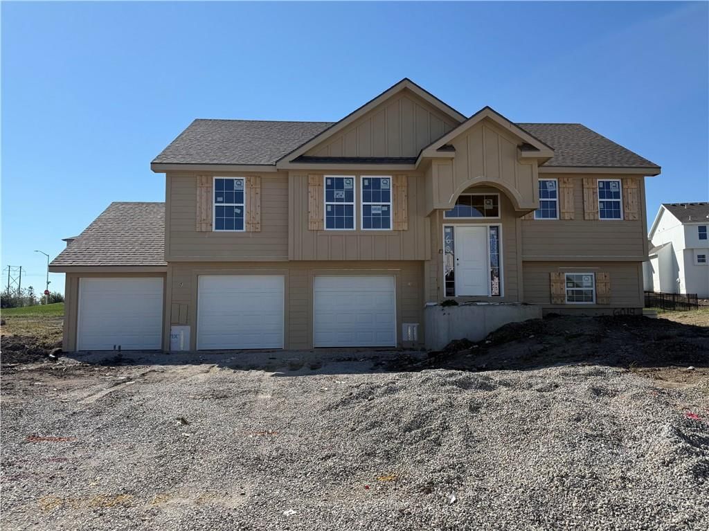 6019 NE 118th Terrace, Kansas City, MO: listing photo 2