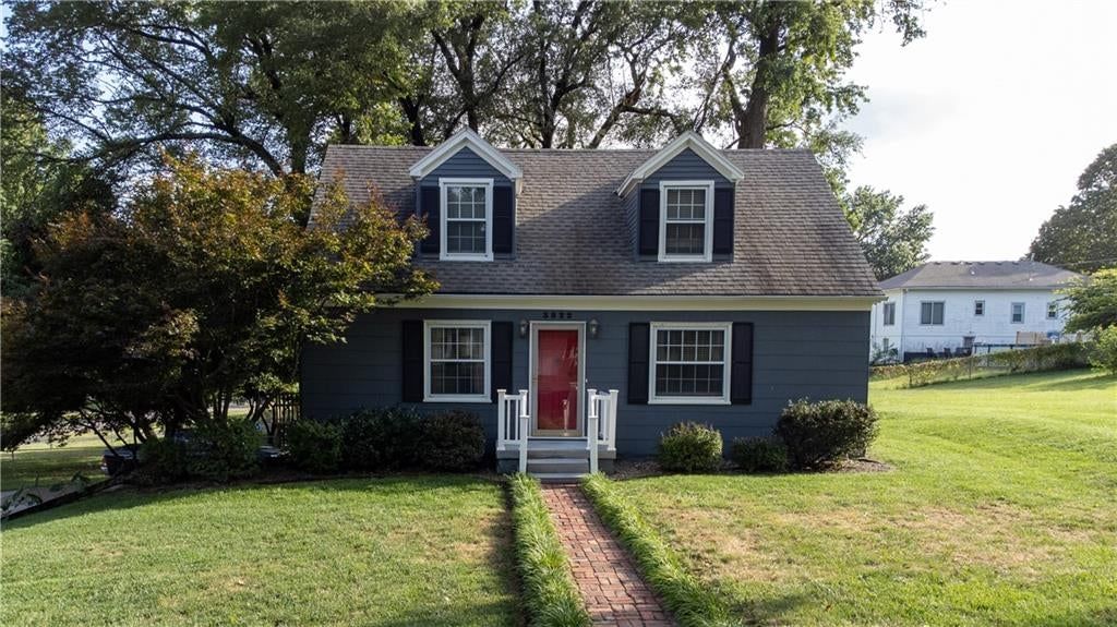 3822 Seneca Street — photo 2