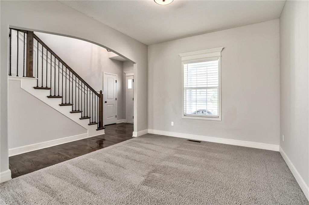 25073 W 148TH Terrace — photo 6