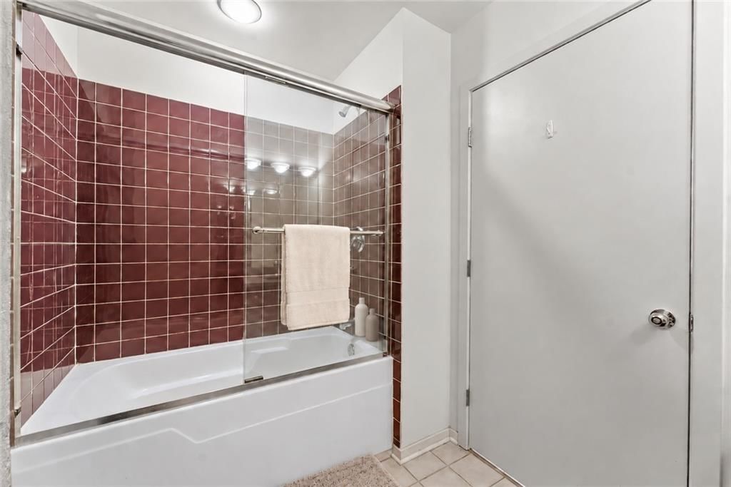 2107 Grand Boulevard — photo 15