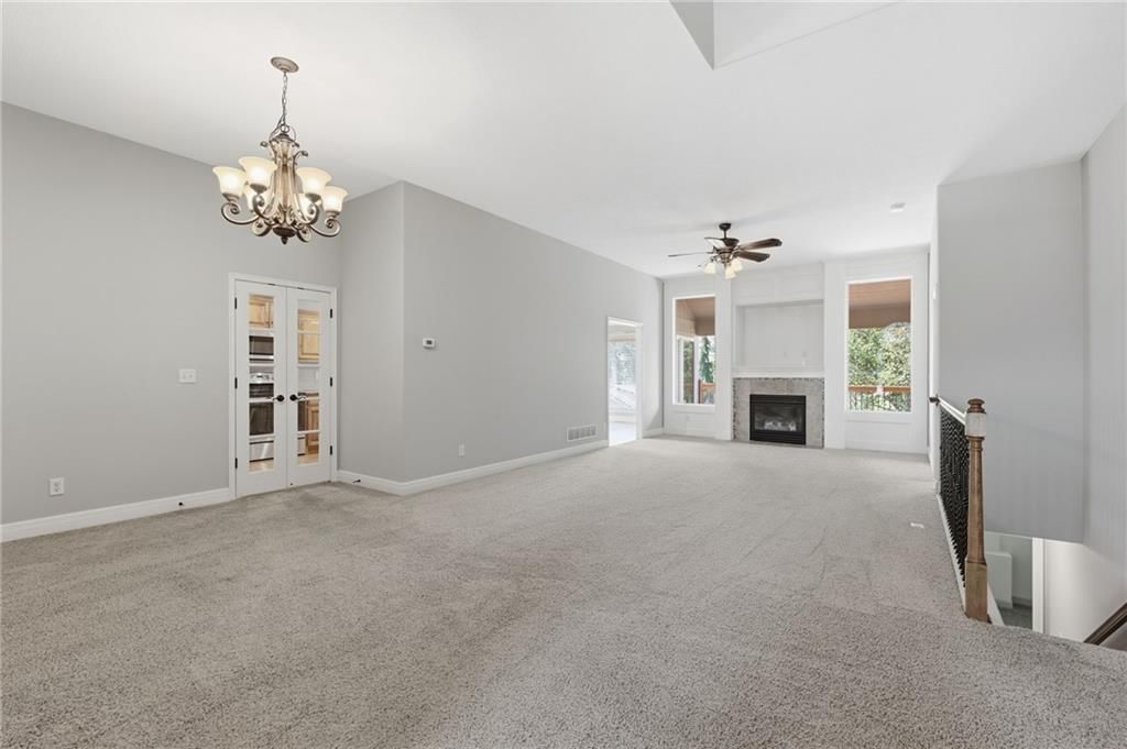 2135 NE Sparta Drive — photo 5