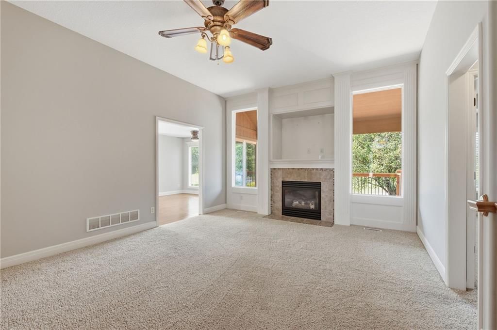 2135 NE Sparta Drive — photo 7