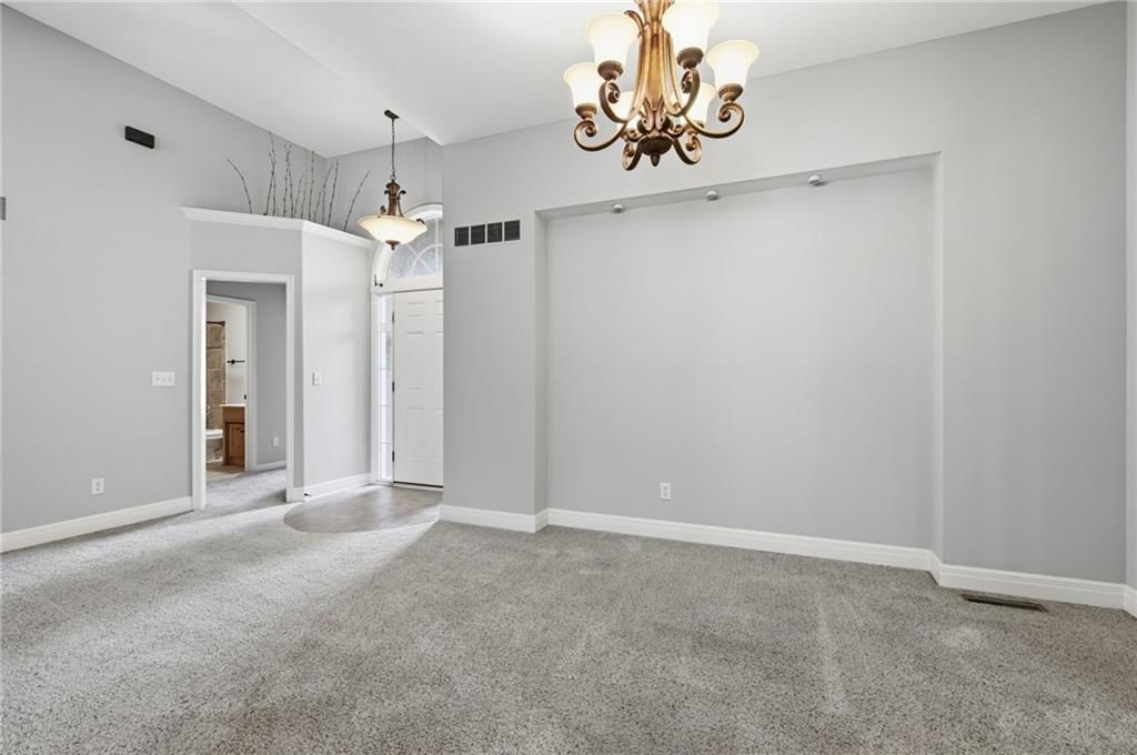 2135 NE Sparta Drive — photo 10