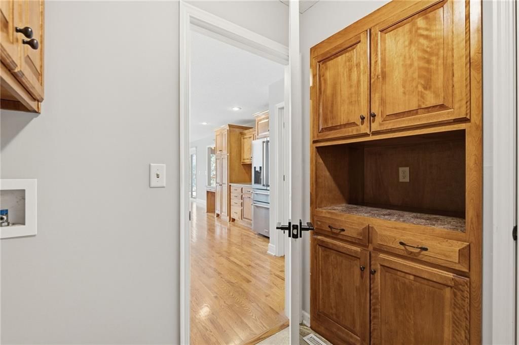 2135 NE Sparta Drive — photo 15