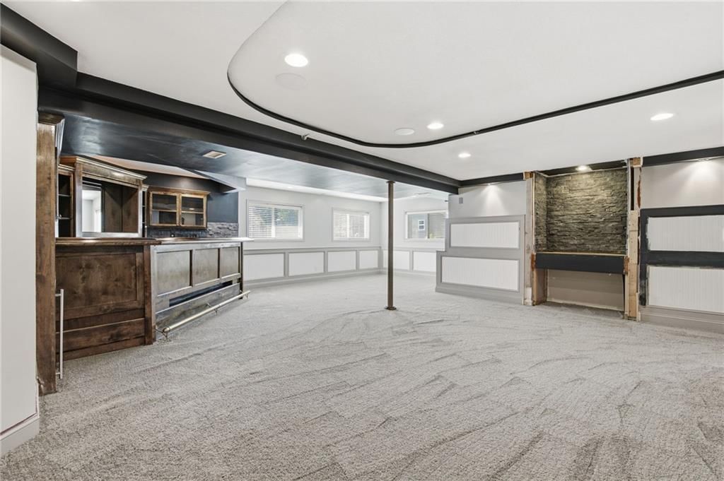 2135 NE Sparta Drive — photo 42
