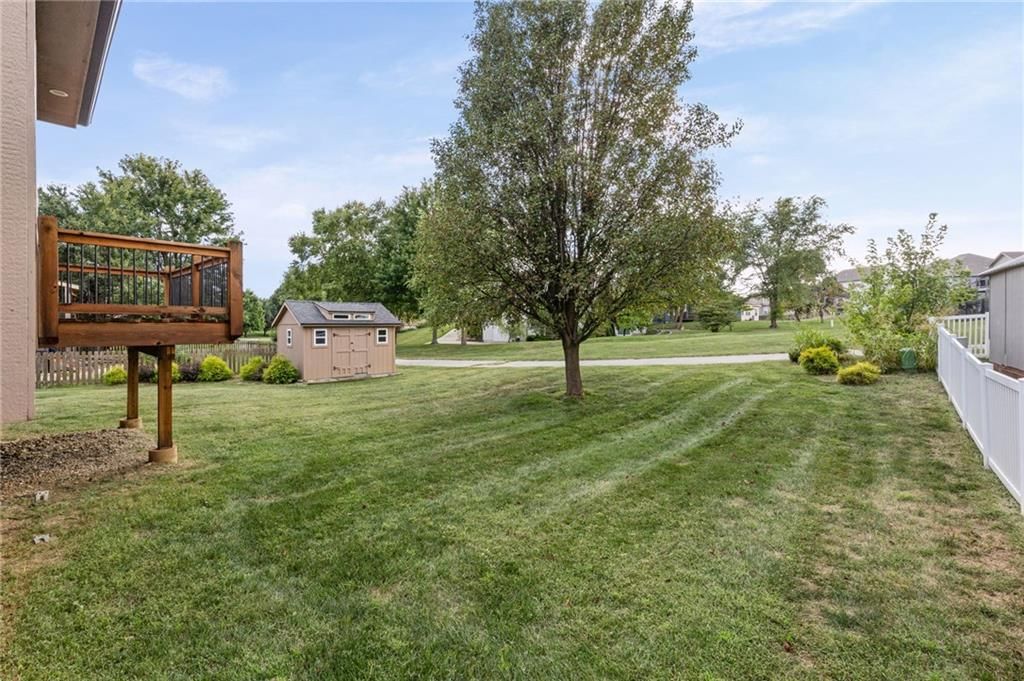 2135 NE Sparta Drive — photo 51
