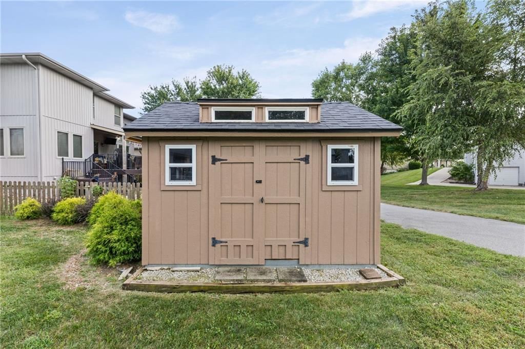 2135 NE Sparta Drive — photo 53