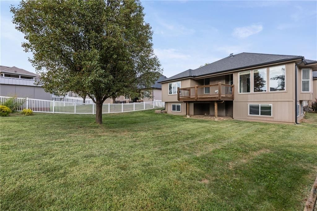 2135 NE Sparta Drive — photo 54