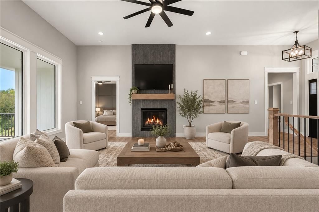 12203 S Eagle Crest Drive, Lee's Summit, MO