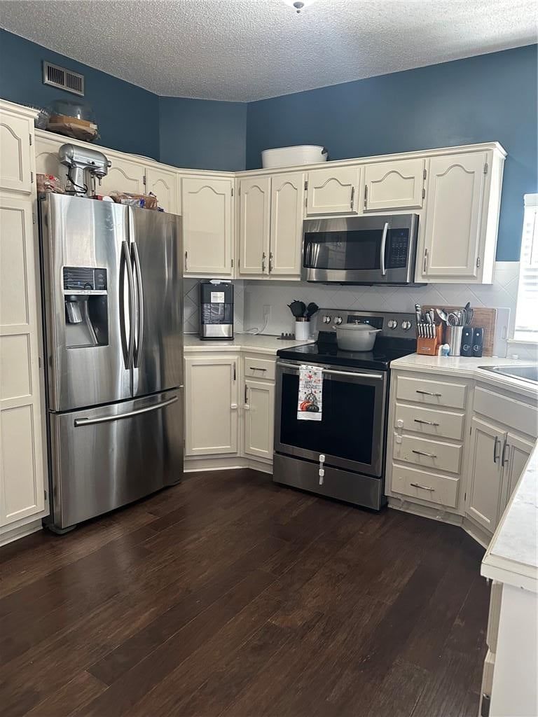 11200 N Lewis Avenue — photo 15